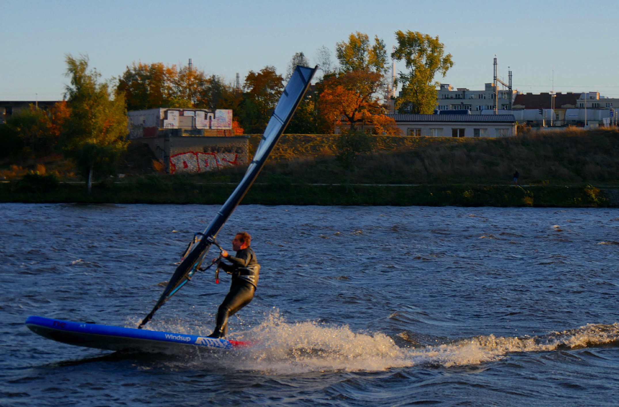 Nafukovací skluzový paddleboard Neon X1 Windsup 10'4"x34"x5" Komplet s juniorskou plachtou STX PowerKid - Obrázek 3
