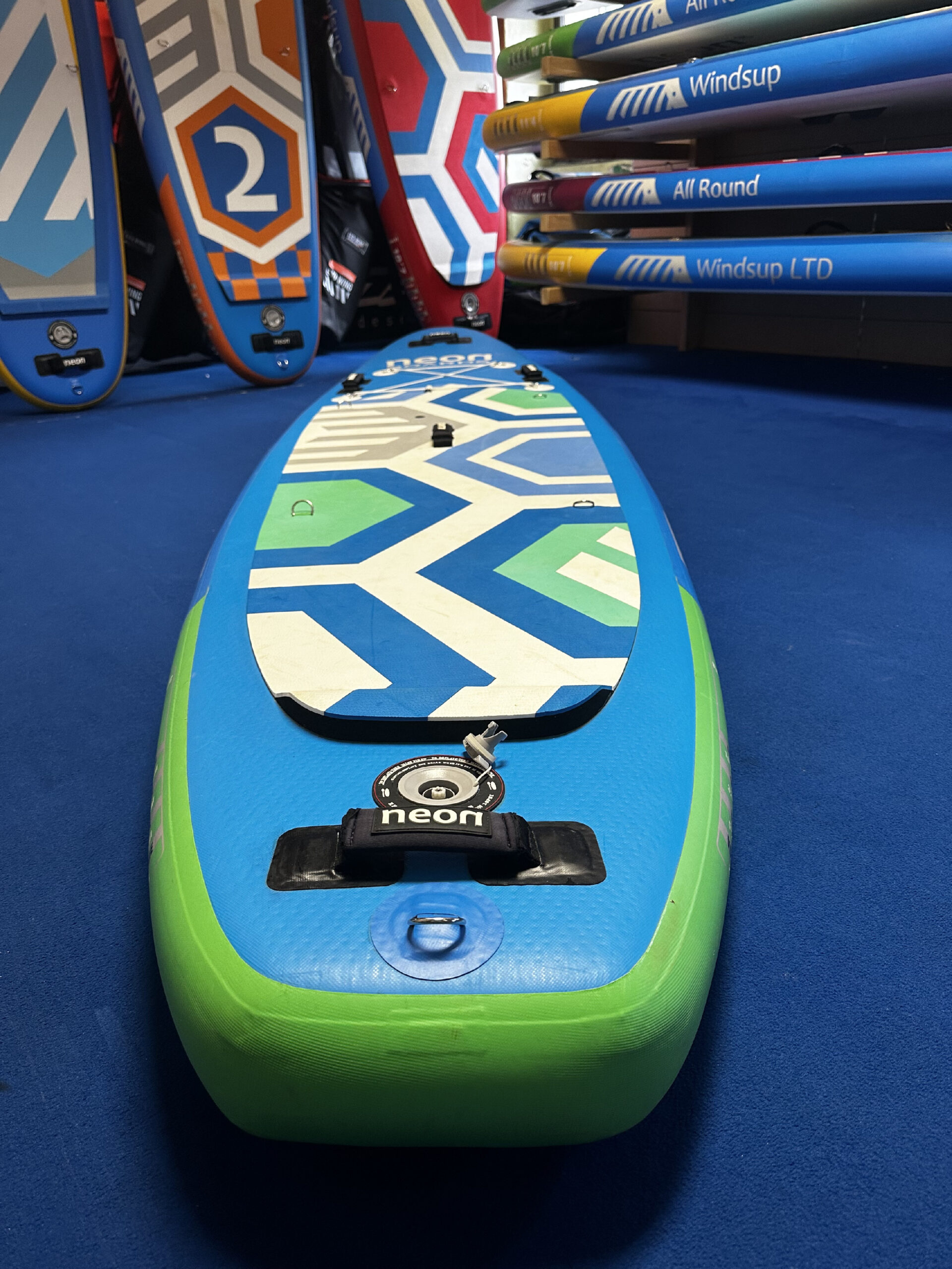 Použitý nafukovací paddleboard Neon X2 - 10'7"x31"x5" - Obrázek 3