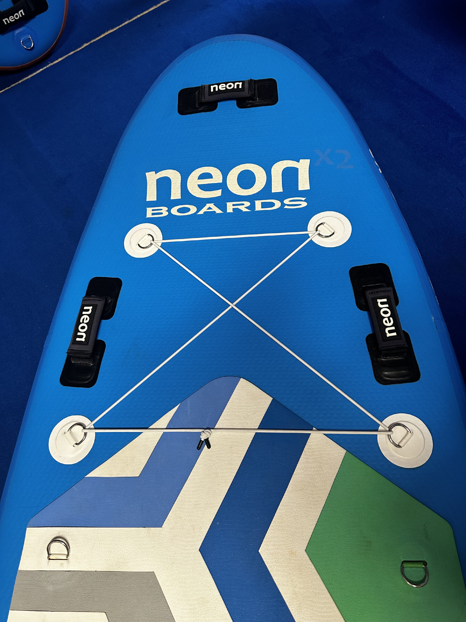 Použitý nafukovací paddleboard Neon X2 - 10'7"x31"x5" - Obrázek 4