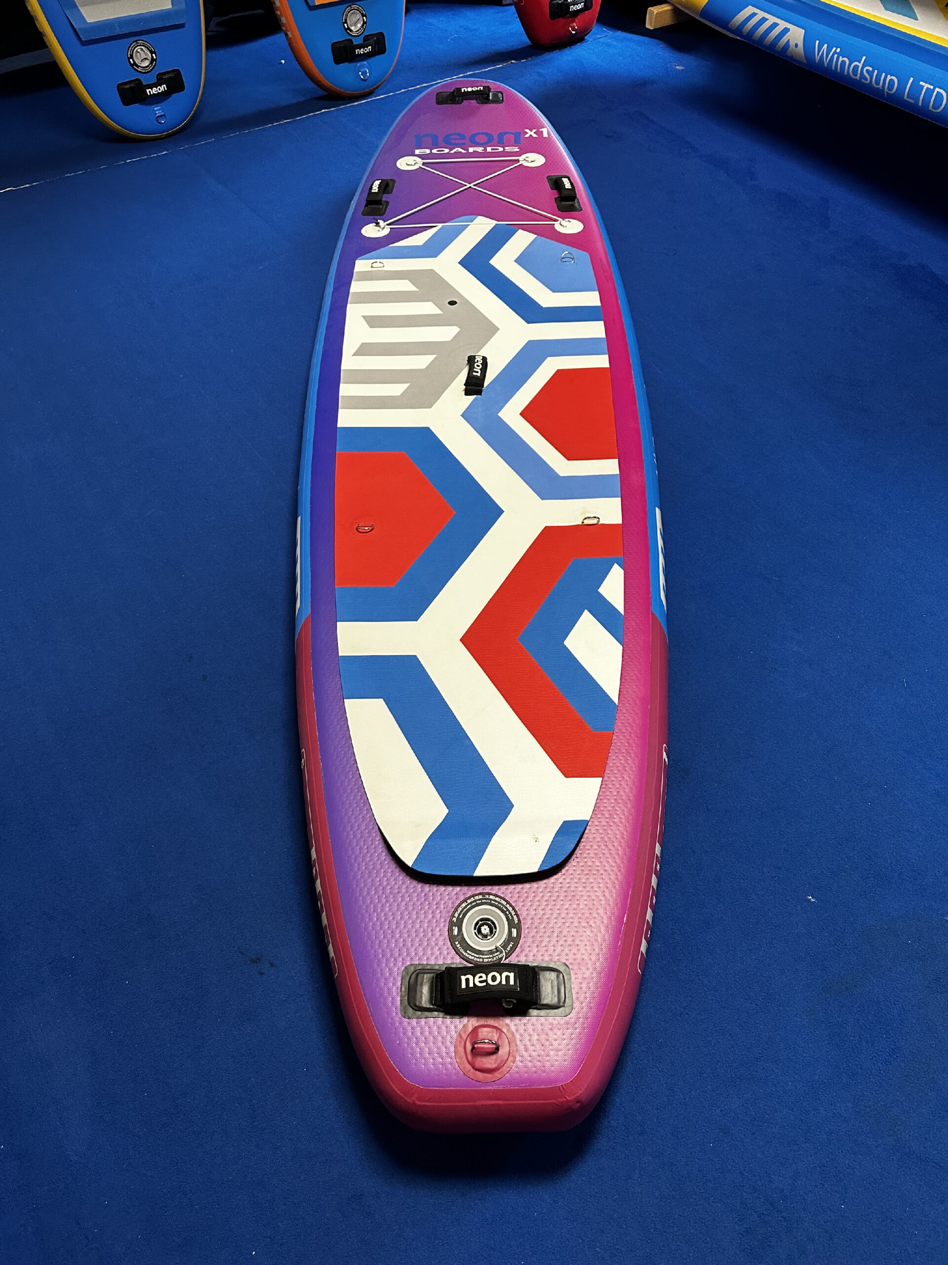 Vystavený nafukovací paddleboard Neon X1 - 10'7"x32"x5" jako novy