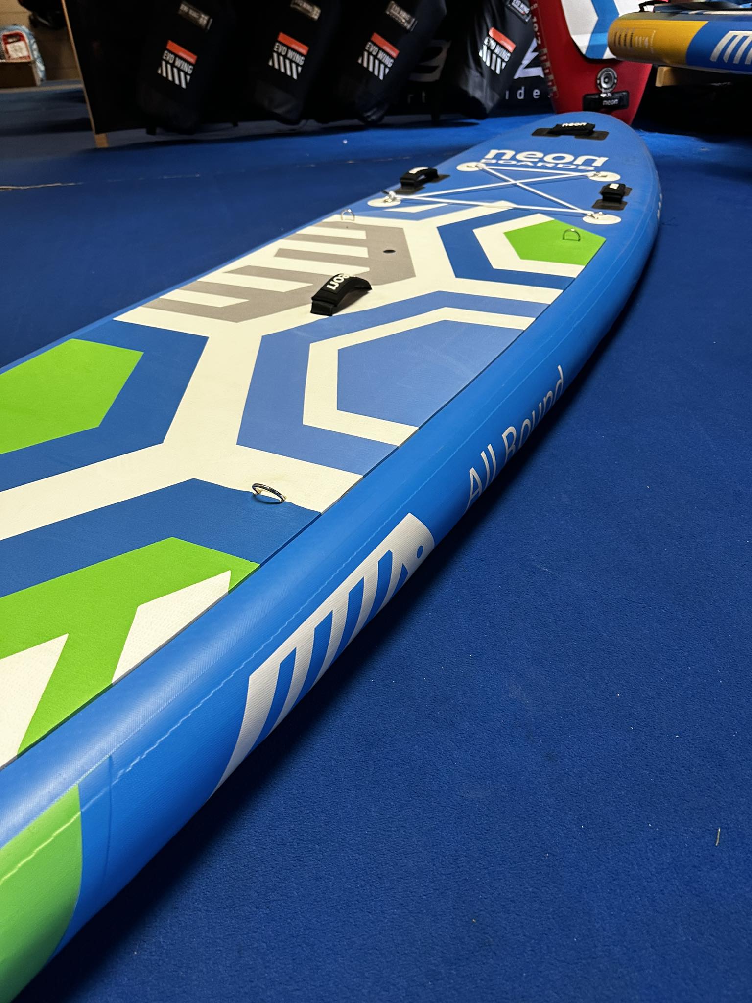 Vystavený nafukovací paddleboard Neon X2 - 10'7"x31"x5" - Obrázek 3