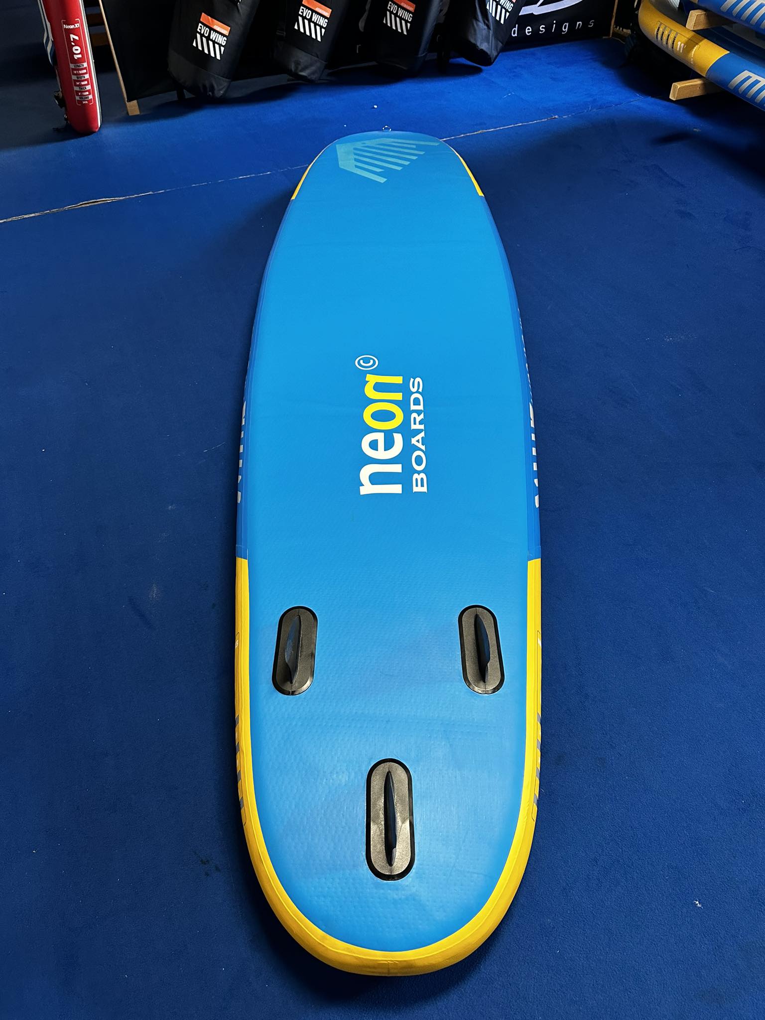 Použitý nafukovací paddleboard Neon X3 - 11'2"x32"x5" - Obrázek 5