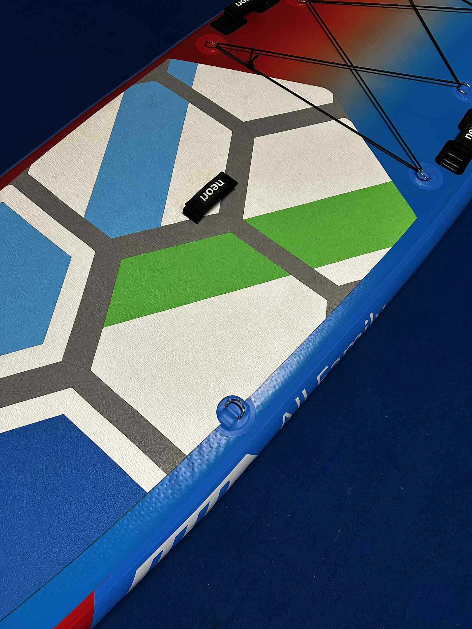 Použitý nafukovací paddleboard Neon X5 All Family 10'5"x34"x5" - Obrázek 2